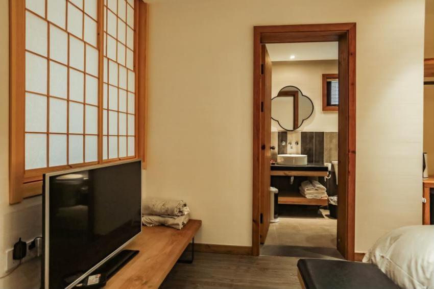 Villa En Emerald Valley, Huangshan Exterior photo